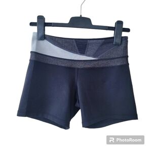 Lululemon Reversible Groove bike shorts 5",medium-rise‎ size 6